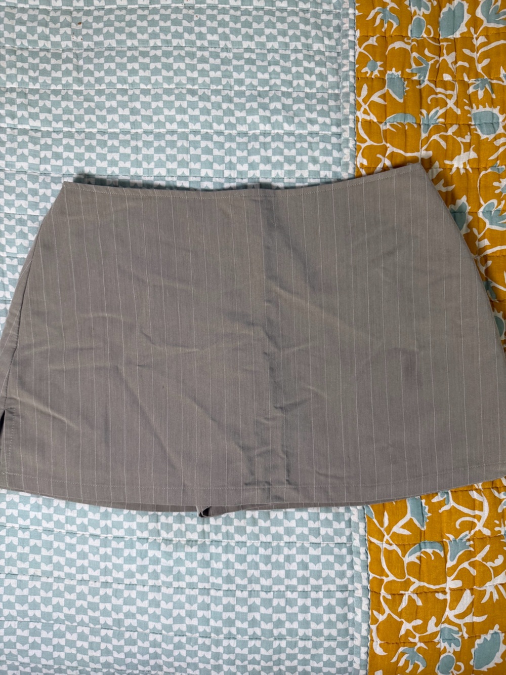 PRINCESS POLLY Gray Pinstripe Pencil Skort US 4